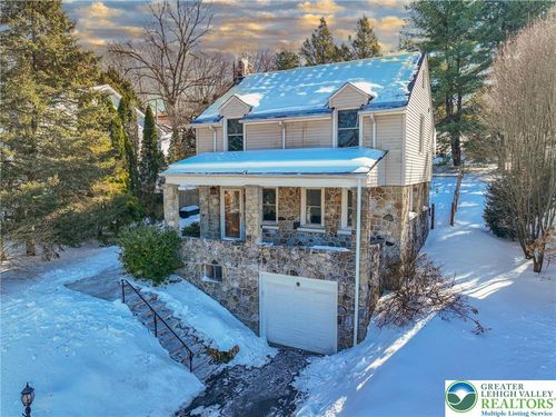 2364 Gruver Ave, Palmer Twp, PA, 18045-2808 | Card Image