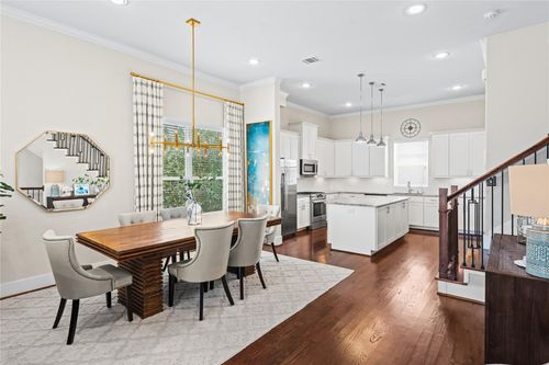 5809 E Post Oak Ln, Houston, TX, 77055-5055 | Card Image