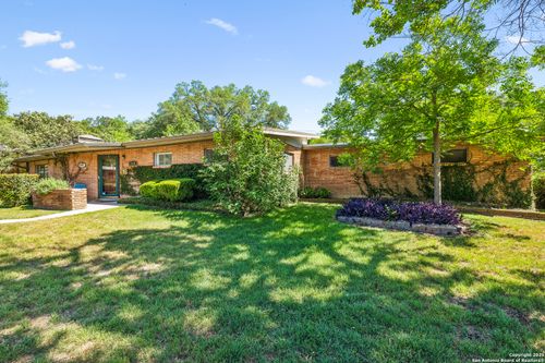 800 Eventide Dr, Terrell Hills, TX, 78209-5520 | Card Image