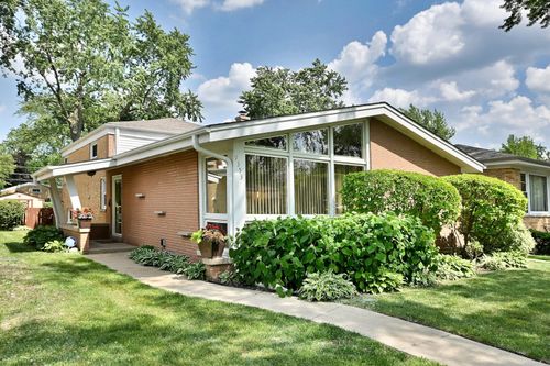 9353 Ewing Ave, Evanston, IL, 60203-1431 | Card Image