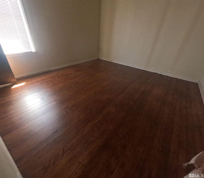 574 D St, House other with 5 bedrooms, 2 bathrooms and 2 parking in Hawthorne NV | Image 5