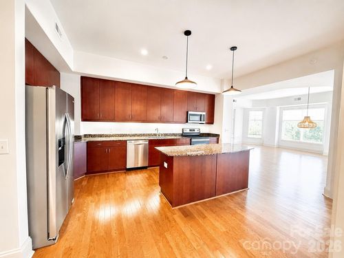 400-4625 Piedmont Row Dr, Charlotte, NC, 28210-4297 | Card Image
