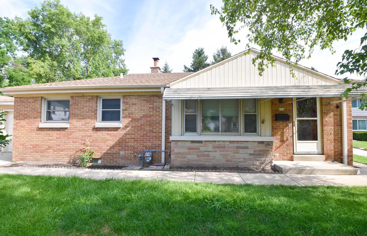 Warnimont Ave, Milwaukee, WI 53207 #1