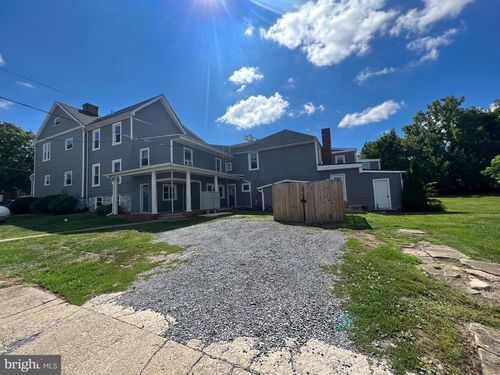 205-202 S Samuel St, CHARLES TOWN, WV, 25414-1498 | Card Image