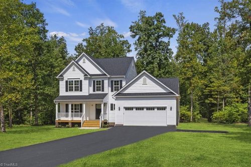 145 Oakmont Ln, King, NC, 27021-1019 | Card Image