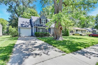 View of front of house featuring a front yard | Image 1