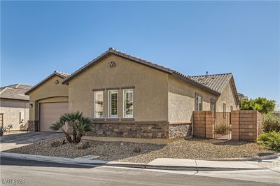 8035 Brown Clay Avenue, House other with 5 bedrooms, 3 bathrooms and null parking in Las Vegas NV | Image 2