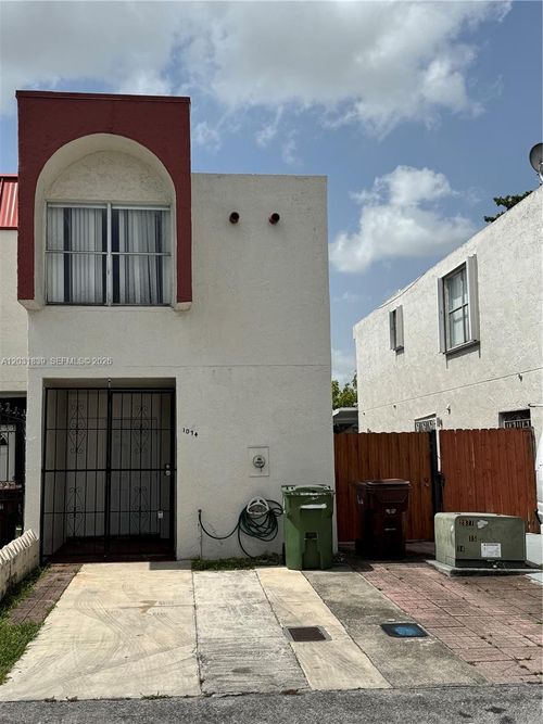 32-1074 W 38th St, Hialeah, FL, 33012-4194 | Card Image