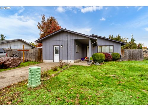 460 Meadow Ln, Creswell, OR, 97426-9737 | Card Image