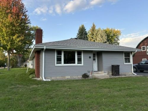 830 5th St W, Hastings, MN, 55033-1609 | Card Image