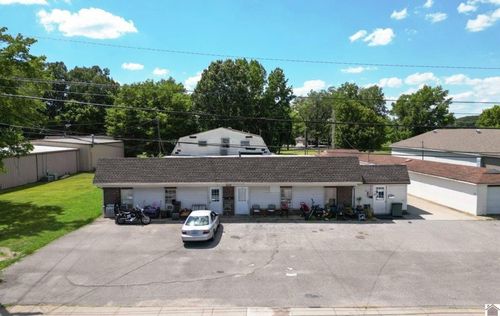 318 Main St, Benton, KY, 42025-1129 | Card Image