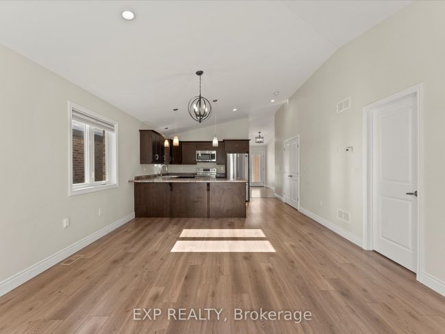 2540 Pillette Rd, House attached with 2 bedrooms, 2 bathrooms and 2 parking in Windsor ON | Image 12