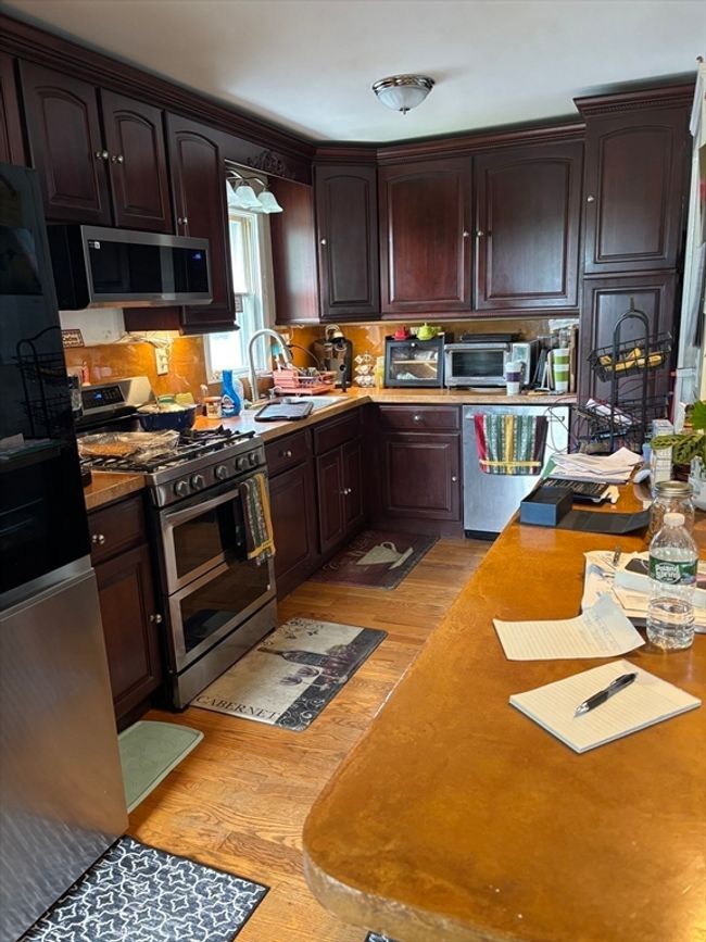 20 Osgood Ave, House other with 3 bedrooms, 2 bathrooms and 3 parking in Lowell MA | Image 8