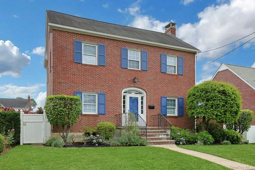 54 Bowman Ave, Rye Brook, NY, 10573-2804 | Card Image