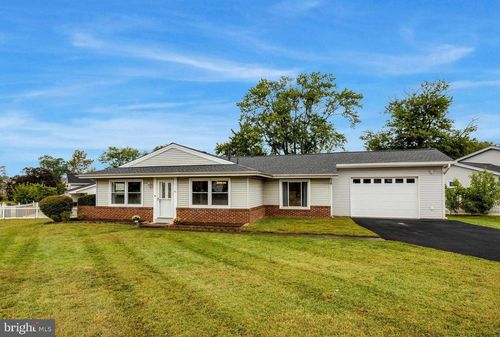 1005 N Sterling Blvd, STERLING, VA, 20164-3628 | Card Image