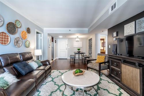 1313-3525 Sage Rd, Houston, TX, 77056-7025 | Card Image