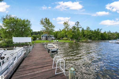 9850 S Perrins Landing Dr, Traverse City, MI, 49684-9517 | Card Image