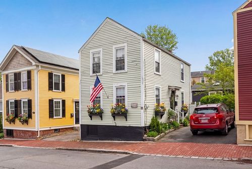 17 Carter St, Newburyport, MA, 01950-2201 | Card Image