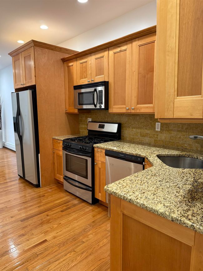 APT-1E - 720 Boulevard E, Condo with 2 bedrooms, 2 bathrooms and null parking in Weehawken NJ | Image 7