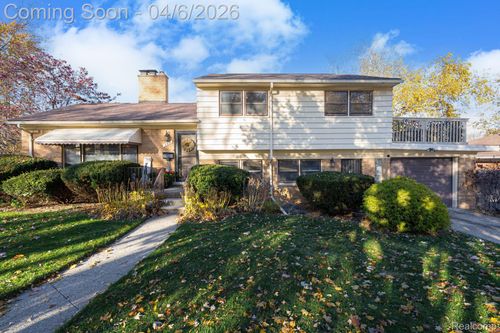 392 Cambridge Dr, Mount Clemens, MI, 48043-2907 | Card Image