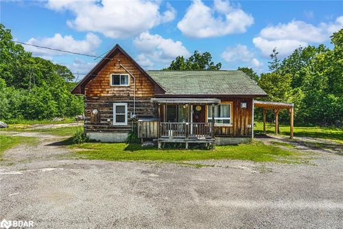 94 High St, Mactier, ON, P0C1H0 | Card Image