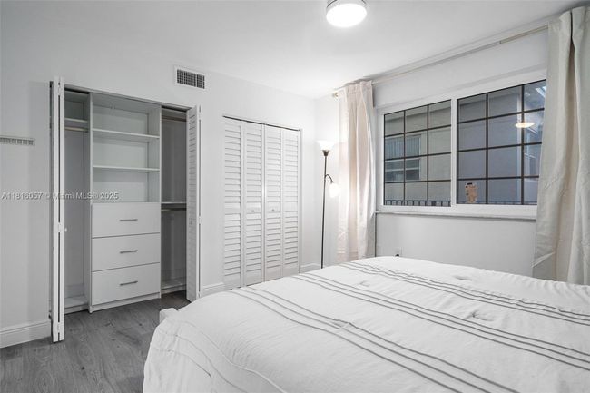 APT-202 - 8900 Collins Ave, Condo with 3 bedrooms, 2 bathrooms and null parking in Surfside FL | Image 14