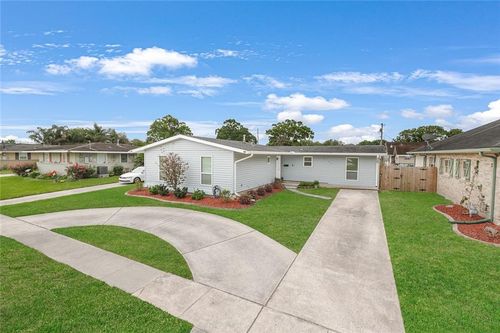 6104 Camphor St, Metairie, LA, 70003-3637 | Card Image