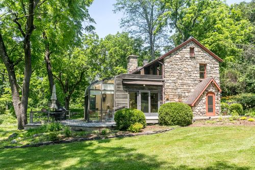 1365 Old Post Rd, Ulster Park, NY, 12487-5358 | Card Image