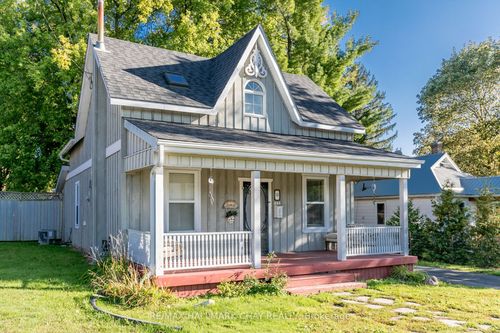 111 Penetang St, Barrie, ON, L4M1V7 | Card Image