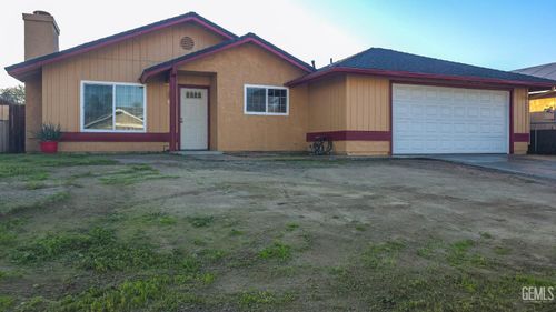 5825 Lenz Ct, Bakersfield, CA, 93307-5579 | Card Image