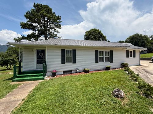 369 E Illinois Ave, Whitwell, TN, 37397-5227 | Card Image