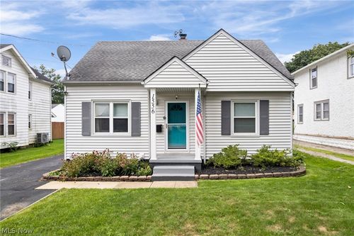 1556 Campbell St, Cuyahoga Falls, OH, 44223-2312 | Card Image