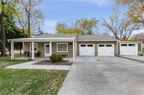 401 Sw 18th St, Blue Springs, MO, 64015-4001 | Card Image