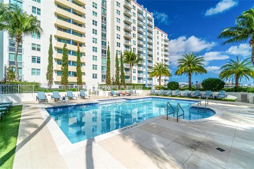 apt-1502-3000 Coral Way, Miami, FL, 33145-3240 | Card Image