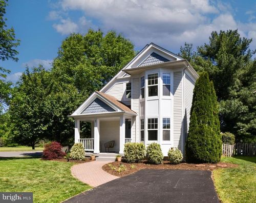 1 Glengyle Ln, STERLING, VA, 20165-5738 | Card Image