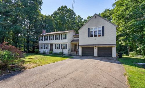 8 Raelynn Dr, Derry, NH, 03038-3819 | Card Image
