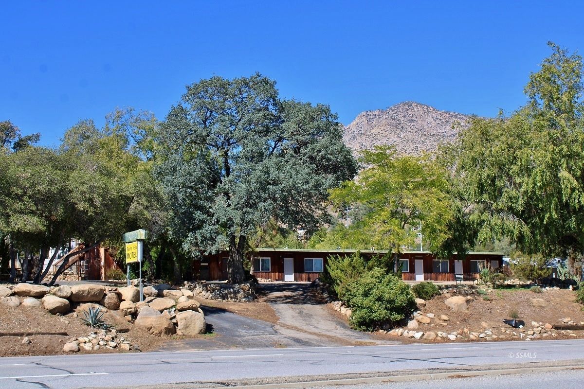 6617 Wofford Blvd, Wofford Heights, CA 93285-9747