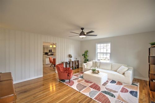 409 N Madison St, Cerro Gordo, IL, 61818-4093 | Card Image