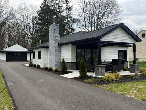 807 Howland Wilson Road Se, Warren, OH, 44484 | Card Image