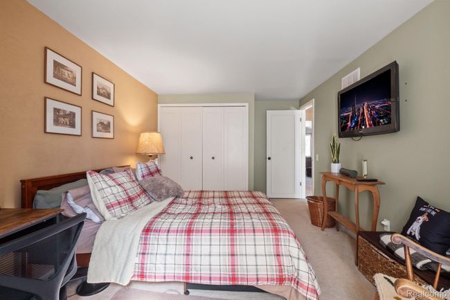 1339 Knollcrest Cir, Condo with 3 bedrooms, 3 bathrooms and null parking in Bloomfield Hills MI | Image 24
