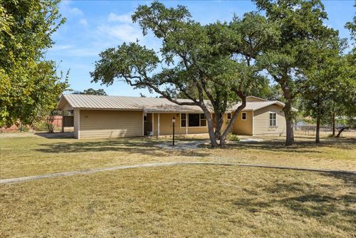 711 N Creek Rd, Comfort, TX, 78013-2023 | Card Image