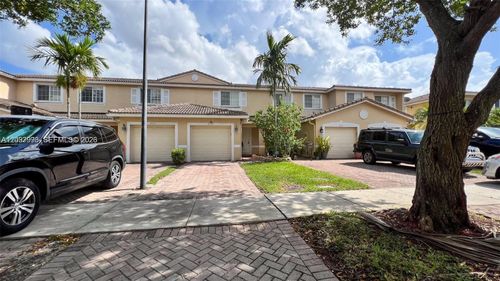 8974 Lancaster St, Tamarac, FL, 33321-4115 | Card Image