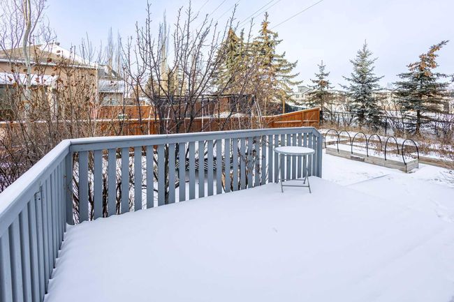126 Strathridge Close Sw, Home with 7 bedrooms, 3 bathrooms and 4 parking in Calgary AB | Image 40