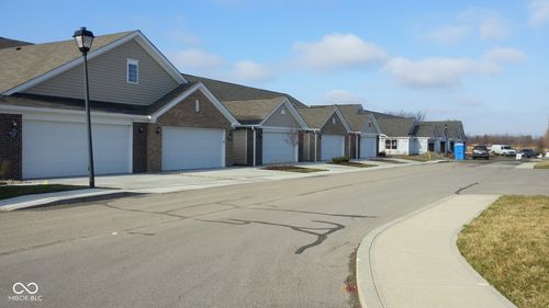 101-9732 Highpoint Ridge Dr, Fishers, IN, 46037-7439 | Card Image