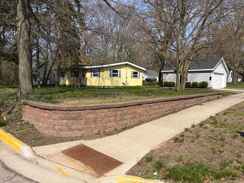 835 S Haven Pl, South Haven, MI, 49090-1814 | Card Image