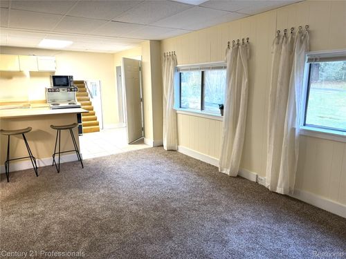 8041 Bridge Lake Rd, Clarkston, MI, 48348-4146 | Card Image