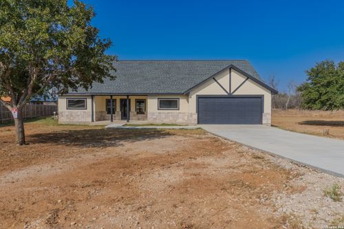 185 E Medium Meadow, Lytle, TX, 78052 | Card Image