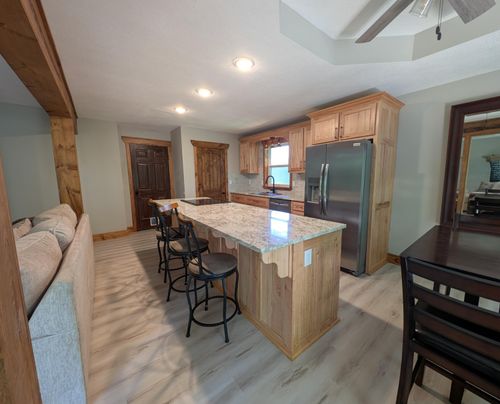 3810 W Woodland St, Springfield, MO, 65807-5528 | Card Image