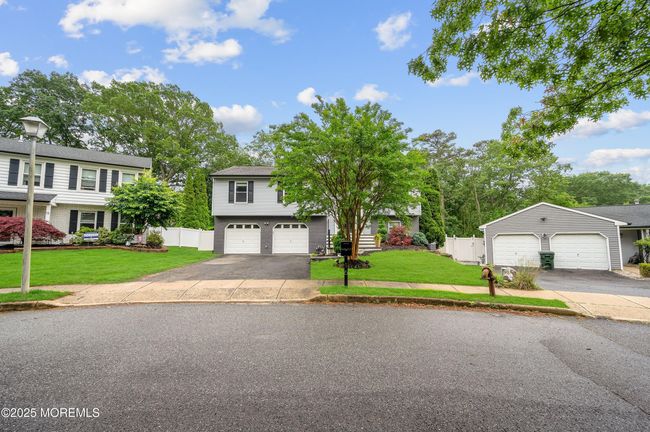 16 Lamp Post Ct, House other with 4 bedrooms, 3 bathrooms and null parking in Howell NJ | Image 4