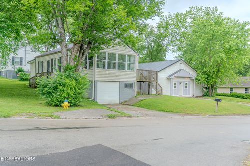 835 E Lincoln Rd, Alcoa, TN, 37701-2835 | Card Image